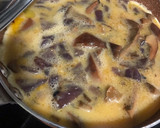 Foto del paso 6 de la receta: Tortilla de setas silvestres y cebolla roja