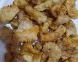 A picture of step 2 of Chicken Chilli dry.