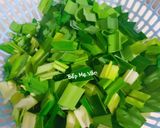 Hình bước làm 1 của món Xôi lá dứa đùi gà chiên