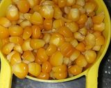 A picture of step 5 of Chicken corn soup🍲.