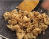 A picture of step 4 of Fried potatoes with water chestnut flour (Singhara aata).