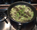 Foto del paso 3 de la receta: Patatas a lo pobre con ajos tiernos