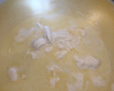 Foto del paso 3 de la receta: Spaghetti en salsa bechamel y camarones