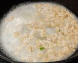 รูปขั้นตอนการทำที่ 3 ของ ต้มจืดเต้าหู้ไข่ไก่ เห็ดภูฎานและโปรตีนเกษตร