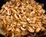Foto del paso 3 de la receta: Champiñones con cebolla