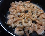 Foto del paso 3 de la receta: Langostinos con navajas