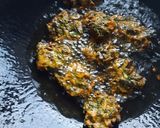 मूली के पत्तों के पकोड़े (Mooli ke patto ke pakode recipe in hindi) रेसिपी चरण 2 फोटो