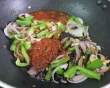 A picture of step 3 of Crispy Chicken in Hot Garlic Sauce.