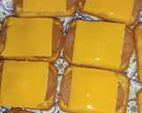 A picture of step 5 of Pepperoni Crackers 😋.