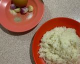 Foto langkah ke 1 dari resep Nasi Goreng Putih Sederhana.
