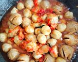 Foto langkah ke 3 dari resep Bakso pedas manis.