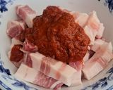 รูปขั้นตอนการทำที่ 2 ของ หมูสามชั้นทอดพริกแกง