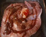 Foto del paso 4 de la receta: Chuleta gratinada a caballo y apio, perejil, nueces y uvas