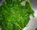 A picture of step 5 of Aloo Palak.