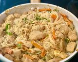 A picture of step 5 of Rice Noodles with Chicken, Peanut Sauce, and Lime.
