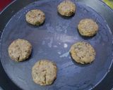A picture of step 5 of Baked Green gram tikki.