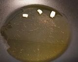 A picture of step 1 of Paccheri con gamberi al pomodoro.