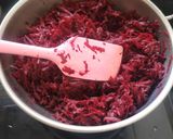 A picture of step 2 of Beetroot Halwa.