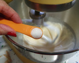 Foto del paso 3 de la receta: Bizcocho de Naranja y Chocolate
