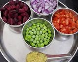 A picture of step 2 of Beetroot - green peas curry.