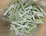 Foto langkah ke 2 dari resep Baby Buncis Cabe Garam Ala Restoran.