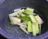 รูปขั้นตอนการทำที่ 3 ของ ไข่เจียวต้มยำ