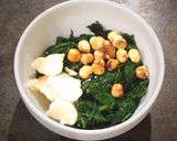 Foto del passaggio 1 della ricetta Gnocchi di Ricotta al Grano Saraceno con Pesto di Spinaci