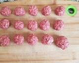 Boulettes de bœuf haché à la sauce et pâtes