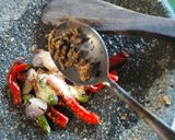 Foto langkah ke 3 dari resep Sambal Brambang Asem Solo.
