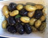Une image de l'étape 3 de Duo de pommes de terre vitelotte et grenaille à l ail laurier et herbes de Provence.