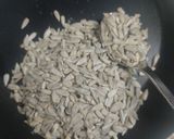 A picture of step 1 of Sunflower 🌻seeds butter 🧈 for sandwich.