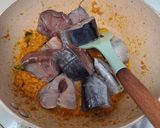 Foto langkah ke 4 dari resep Tongkol Masak Santan.