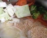 Foto del paso 2 de la receta: Sopa de Quinua con Vegetales!!