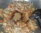 A picture of step 4 of Schezwan veg noodles.