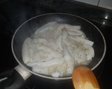 Foto del paso 1 de la receta: Tiras de pota de calamar con queso