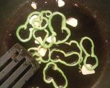 Foto del paso 1 de la receta Tallarimis con setas y pimiento verde