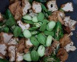 Foto langkah ke 4 dari resep Tumis tahu bungkeng sumedang pete cabe ijo.