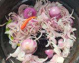 A picture of step 2 of Malaidar Pyaz.