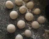 A picture of step 2 of Pastry spring rolls.