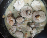 Foto del paso 1 de la receta: Merluza en salsa verde con gambas