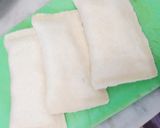 Foto langkah ke 4 dari resep Roti Goreng Pisang Keju.