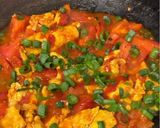 A picture of step 5 of Tomato and Egg Stir-Fry Recipe (西红柿炒鸡蛋）.