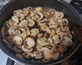 Foto del paso 2 de la receta: Solomillo en salsa de queso de cabra
