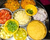 ભેળ (Bhel Recipe In Gujarati) રેસીપી સ્ટેપ1ફોટો