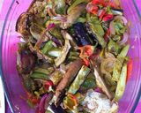 Foto del paso 12 de la receta: Ensalada de chiles asados con vegetales orgánicos y especias