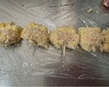 A picture of step 3 of Kushi Katsu (Fried Pork Skewers).
