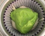 A picture of step 5 of Multicolor cupcakes.