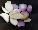 A picture of step 1 of Chestnut Chicken Pot 栗子炆雞.