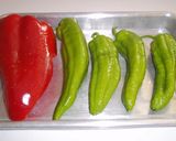 Foto del paso 1 de la receta Pimientos verdes rellenos de pescadilla confitada