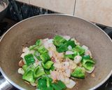 A picture of step 4 of Shimla mirch aloo sabzi.